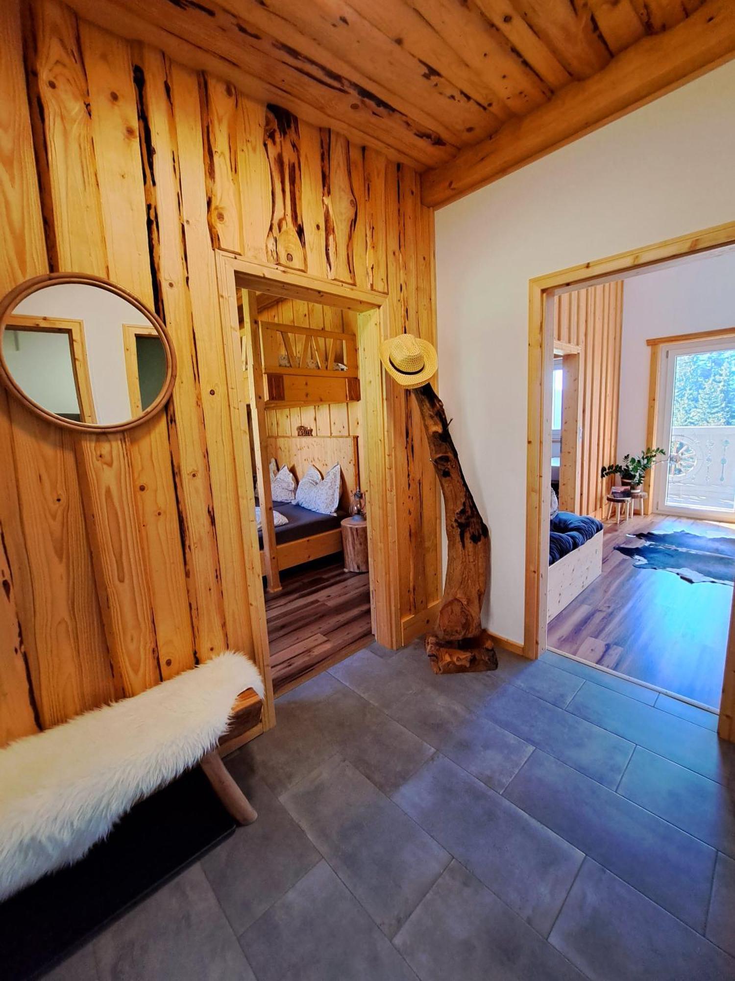 Erlebnisbauernhof Gutschi Ranch Kamp Rum bild